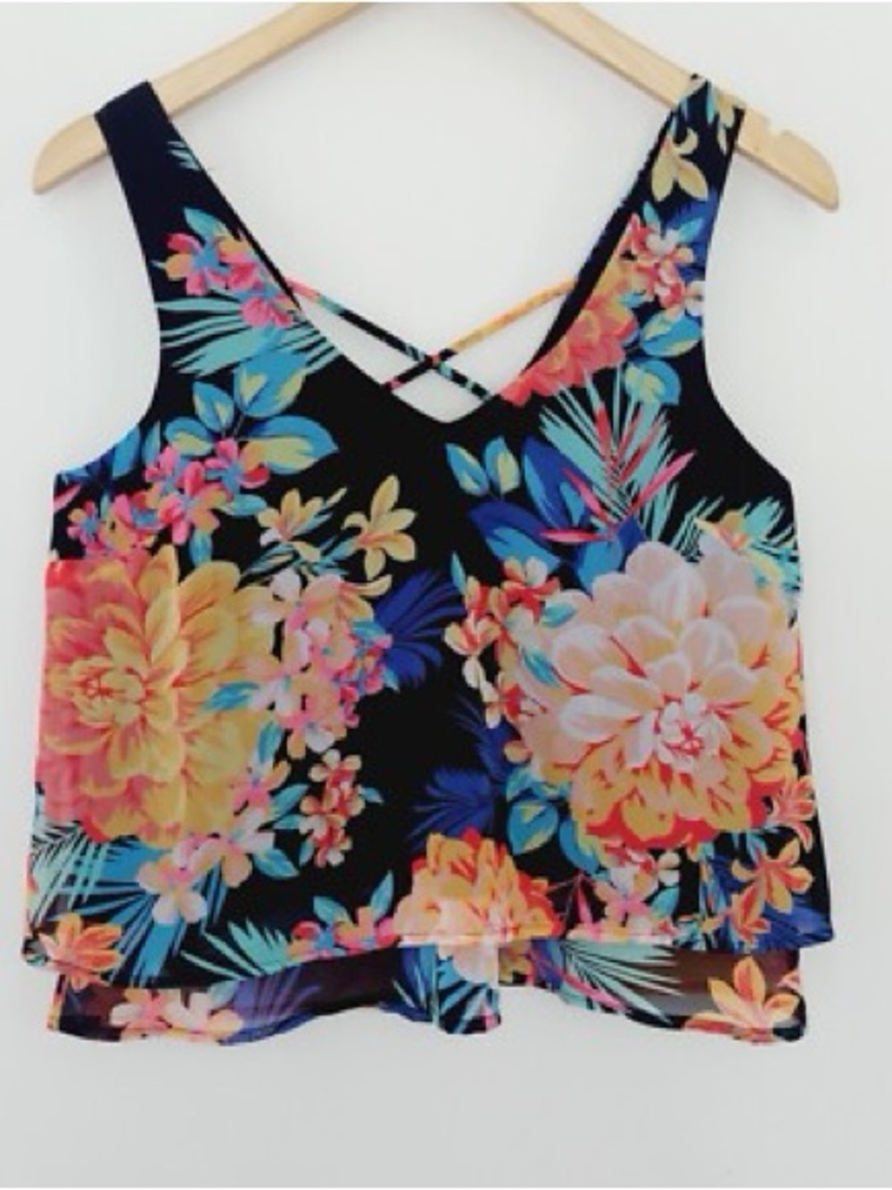 Candie’s Swingy Tropical Layered Tank Top with Criss-Cross Back in Black Size M